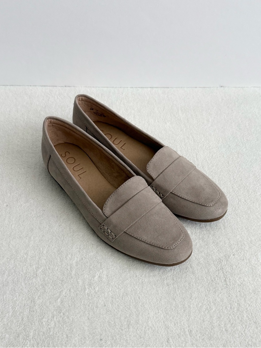 SOUL Naturalizer Taupe Faux Suede Loafers Comfort Flats 6M Classic
